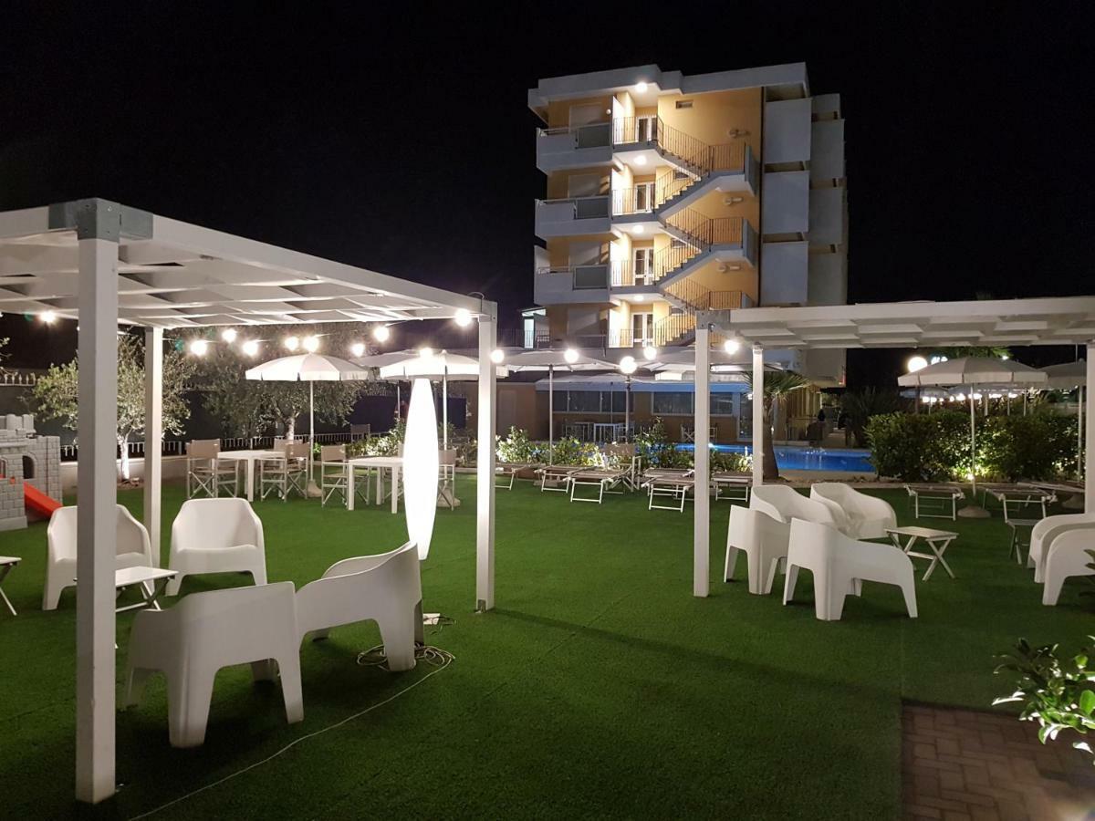 מרטינסיקורו Hotel Belvedere מראה חיצוני תמונה